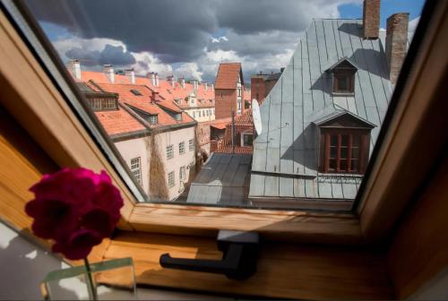 Sunny mansard in the heart of Old Town, Riga (foto 5)