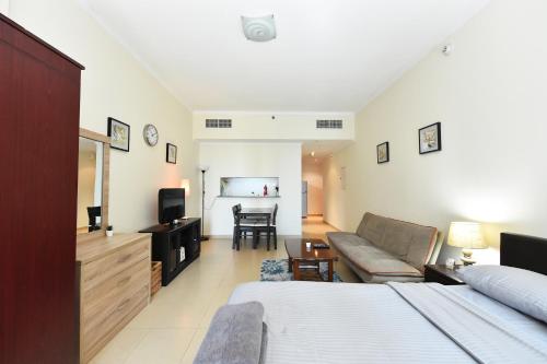 Luxury Escapes - Studio in JLT X1 Tower close to Metro, Dubai (photo 8)