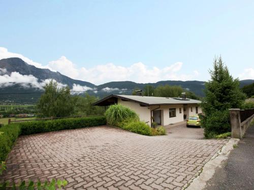 Wegscheider in Oberhofen im Inntal