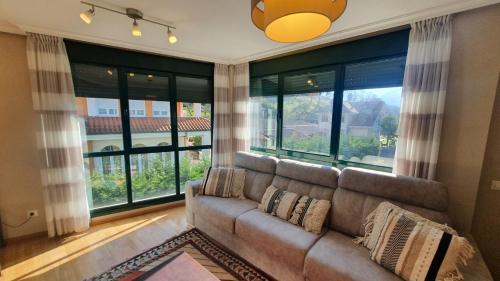 3 bedrooms, 5 beds