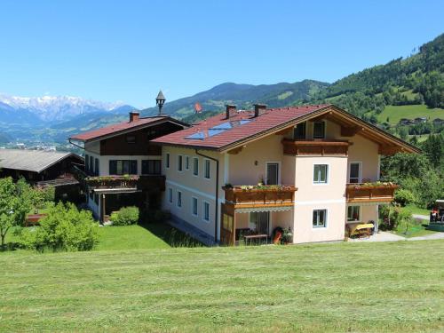 Large flat close to the ski area