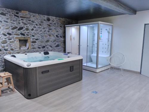 사우나, Gîte château d'Espalungue, piscine et SPA (Gite chateau d'Espalungue, piscine et SPA) in 공항