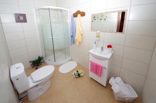 Family Room image 10