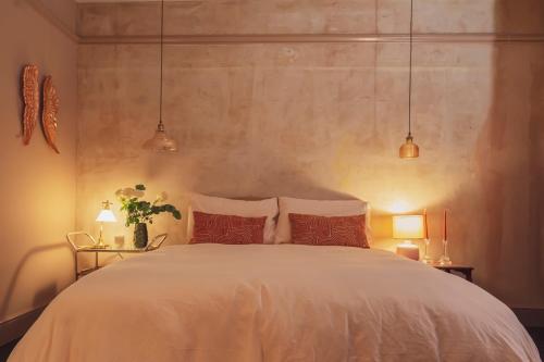 BOHOTEL, Wirral