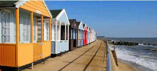 Super cute and cosy one bedroom barn nr Southwold