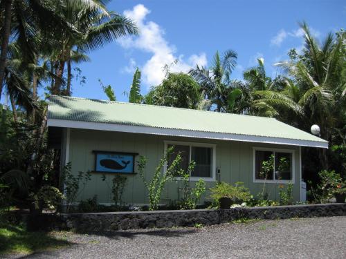 Whale House at Kehena Beach