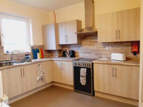 Carvetii - Vincent House - Large 3 bedroom apartment with on-site parking in Fife