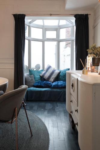 Unique, Characterful 2 bedroom home in Chester