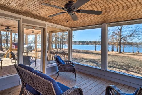 . 'Cypress Point' Spacious Home: Pier & Boat Launch!