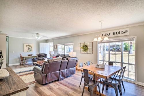 Cypress Point Spacious Home Pier and Boat Launch! in Alliance, USA