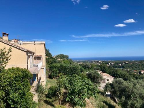 Appartement dans villa Mimosa , vue mer gîte à louer Vence