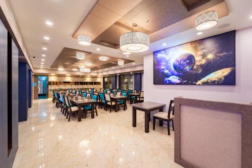 Restaurant, La Grrande Malar - The Boutique Hotel Pondicherry in Pondicherry