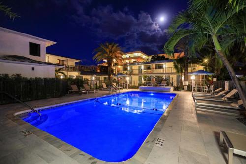 Tropic Isle Beach Resort in Deerfield Beach, USA