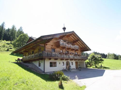 Villa on a courtyard near the ski area in Salzburg Eben im Pongau