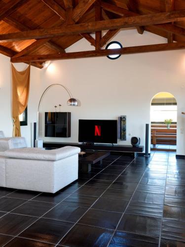 Facilities, Ferenity in Kavala