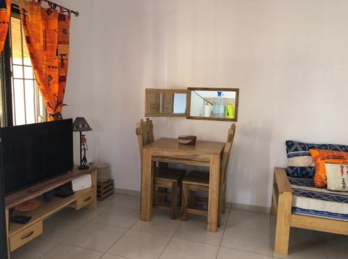 Maison Aziz - Somone - Sénégal (Maison Aziz - Somone - Senegal) in ลา โซโมเน