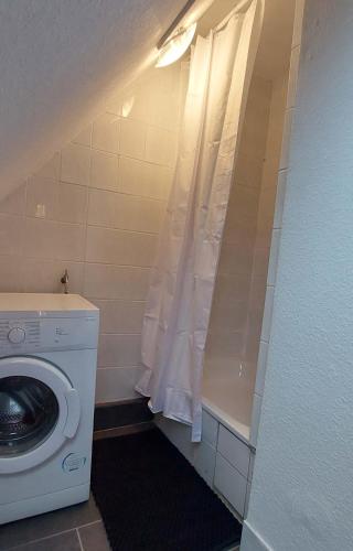 Ванна кімната, Ferienwohnung am Salzsee in Bad Windsheim