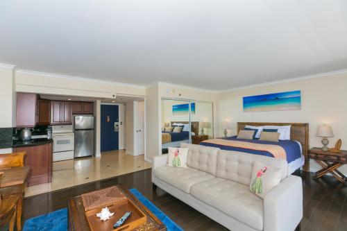 Ilikai Tower 2024 Lagoon View 1BR - image 10