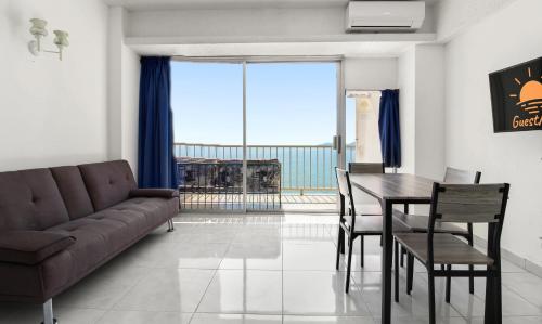 Suites Torres Gemelas VIP - Tap to explore photos