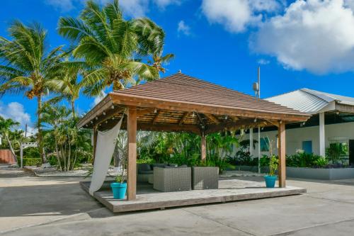 Pub/Lounge, Aruba Blue Village Hotel and Apartments in Noord