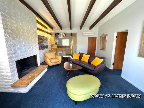 Atrium Palm Springs - G A Y mens Resort in Palm Springs, USA