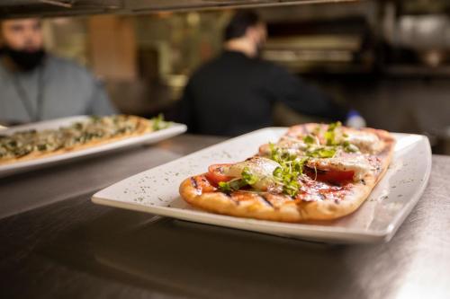 Jake's 58 Hotel & Casino - image 6