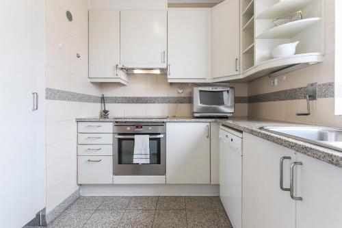 Vita Portucale | Modern Apartment with Garage - image 14