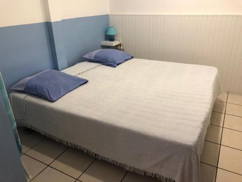 Kay Ghislaine in Les Anses-d'Arlet