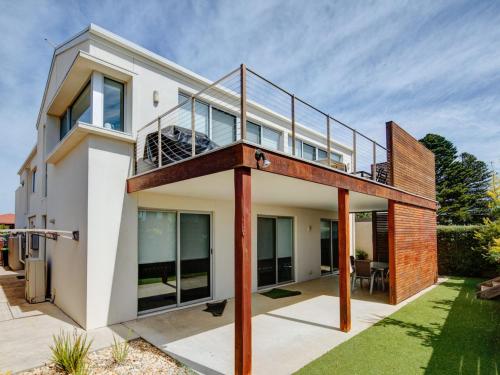 Villa Moyne - located in a quiet cul de sac and designed for beach families