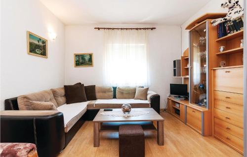  Two-Bedroom Apartment in Posedarje in Posedarje