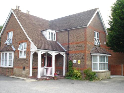 Masslink Guest House - Horley