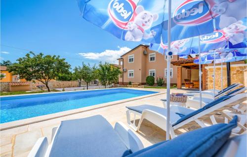  Three-Bedroom Apartment in Porec, Pension in Poreč