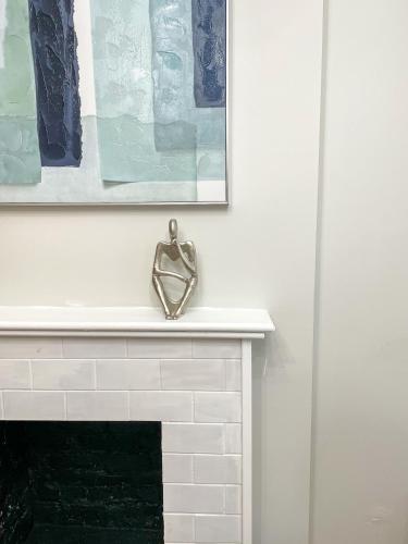 Wrigleyville Friends Unit - 5bdrm