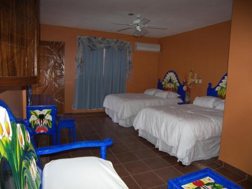 2 double beds