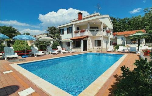 Beautiful Apartment In Porec With 1 Bedrooms, Wifi And Outdoor Swimming Pool