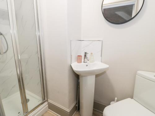 Rose Suite - image 7