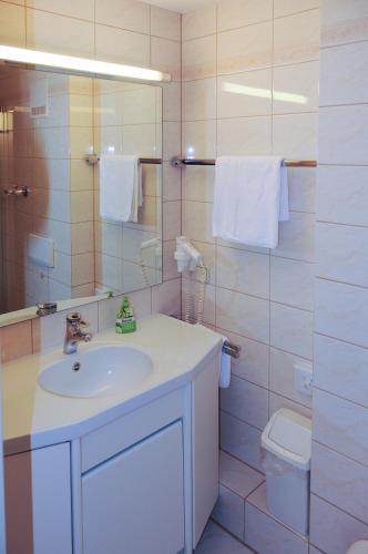 Studio (1 Adult) image 1
