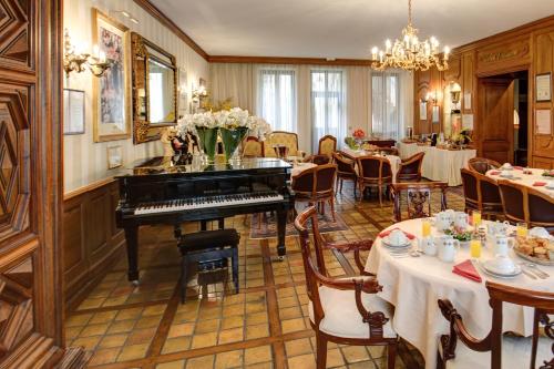 Bar/Bekleme Salonu, Hotel Le Cep & Spa in Beaune