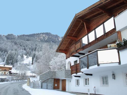 Apartment near the Hahnenkamm cable car Kitzbühel