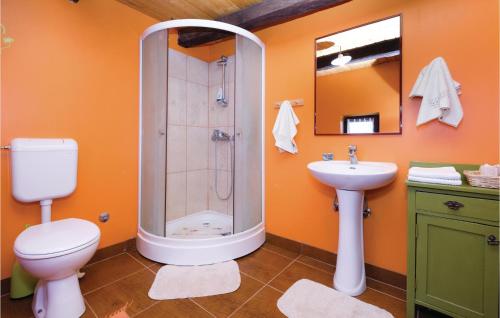 Bilik Mandi, Two-Bedroom Holiday Home In Ozalj in Oroslavje