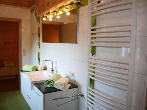 ห้องน้ำ, Apartment Leogang near Ski Slopes in กรีเบิน