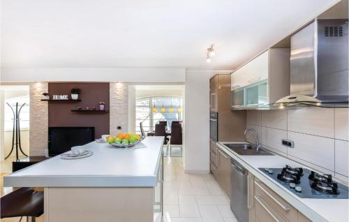  Two-Bedroom Apartment in Kukuljanovo in Kukuljanovo