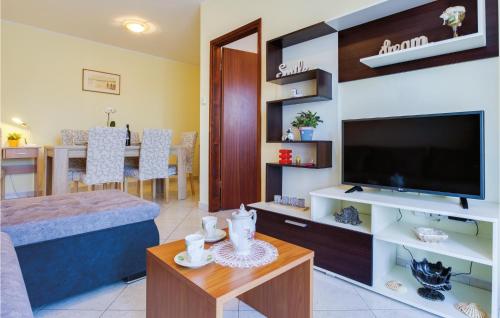 Awesome Apartment In Porec With 2 Bedrooms And Wifi - Poreč