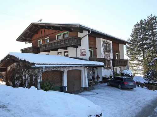 Cozy Apartment in Hart im Zillertal near Ski Area in 6265 Hart im Zillertal
