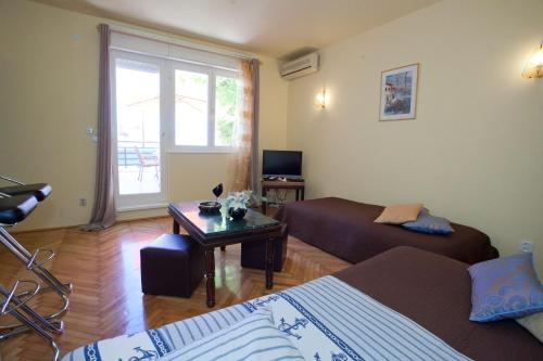 Apartments Beautiful Sandy Beach, Split (photo 3)