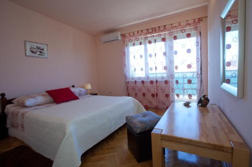 Apartments Beautiful Sandy Beach - image 9