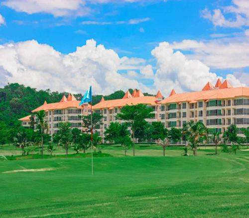 Happy City Golf & Resort