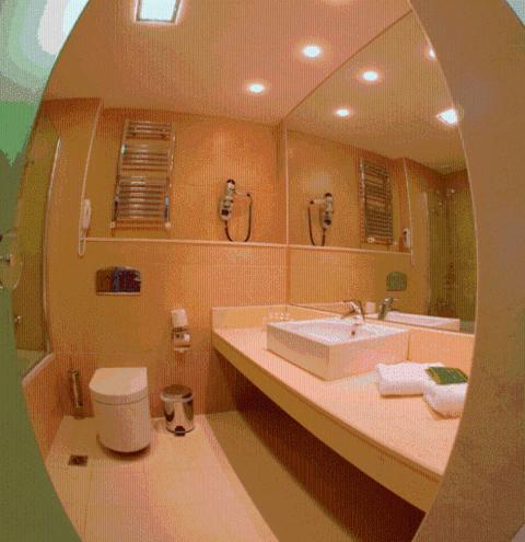 3 twin beds