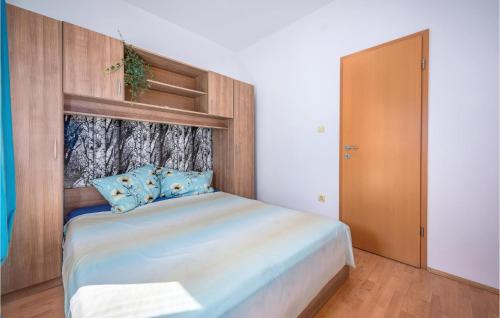  Holiday Home Krsan with Outdoor Swimmingpool in Kršan