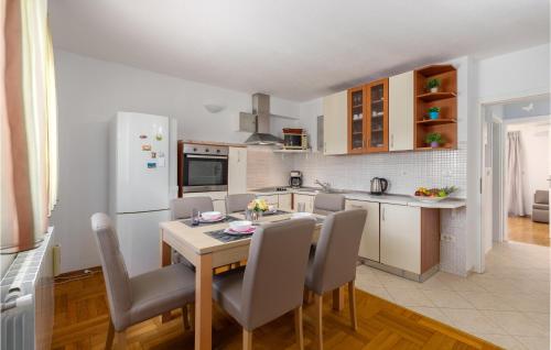 virtuve, Apartment Zbandaj V in Zbandaj